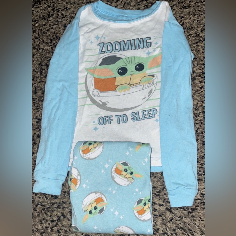 🖤💚STAR WARS💚🖤 Baby Yoda PJs - 5T